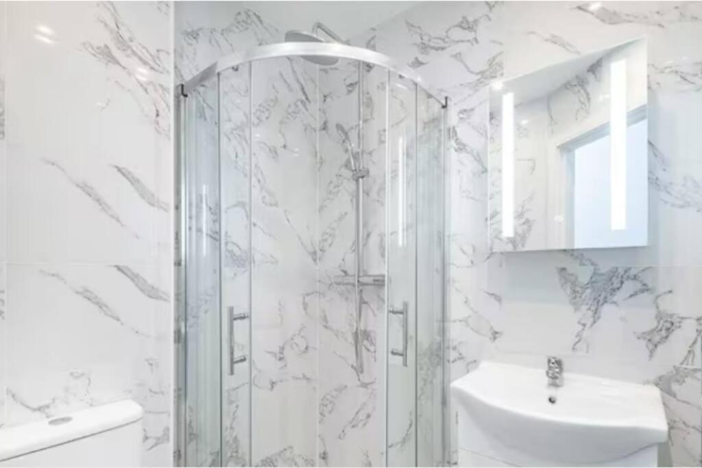 Great Location Service And Stay Double Ensuite Room With Shared Kitchen- 5Mins Walk From Tufnell Park Λονδίνο Εξωτερικό φωτογραφία